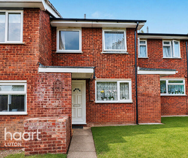 2 Bedroom Terraced House For Sale In Anthony Gardens, Luton, LU1