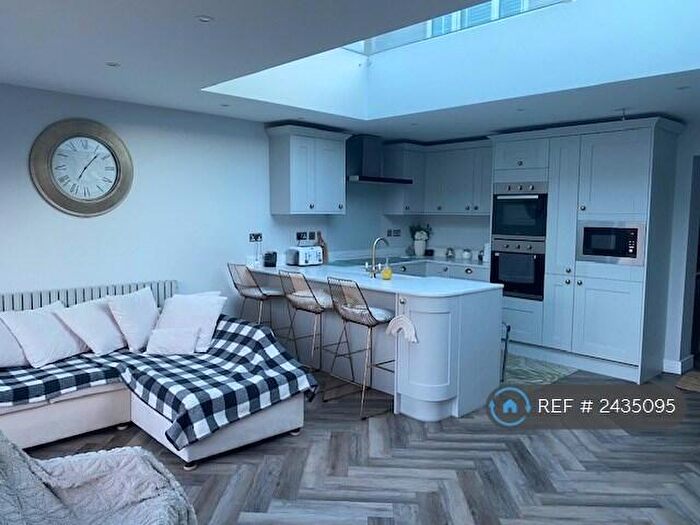 4 Bedroom Semi-Detached House To Rent In Herbert Road, Gillingham, ME8