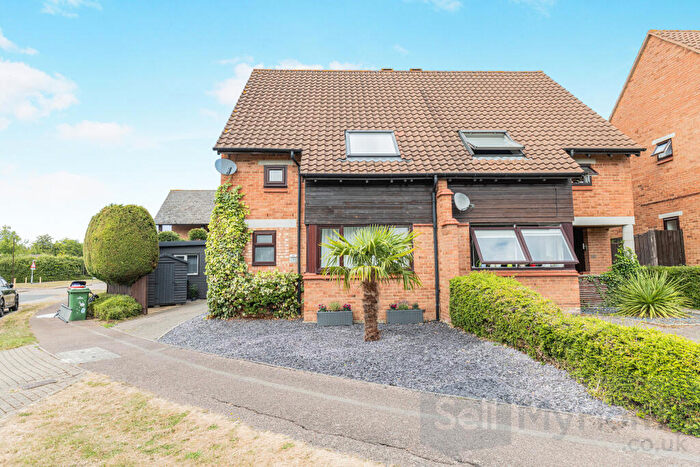 4 Bedroom Semi Detached House For Sale In Elgar Grove, Browns Wood, Milton Keynes, Buckinghamshire, MK7