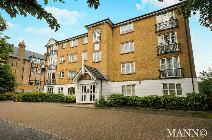 2 Bedroom Flat To Rent In Cricketers Walk, Sydenham, SE26