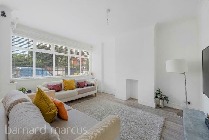 4 Bedroom House To Rent In Blenheim Gardens, Wallington, SM6