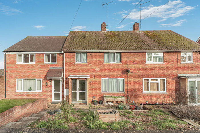 3 Bedroom Terraced House For Sale In Western Crescent, Banbury, OX16