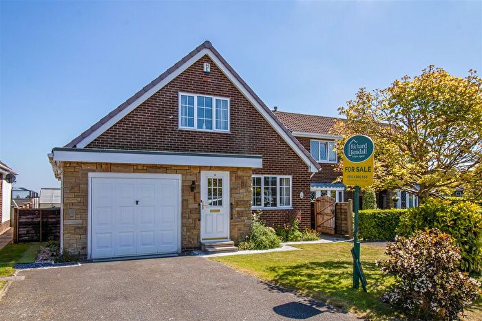 3 Bedroom Detached House For Sale In Danesleigh Drive, Middlestown, Wakefield, WF4