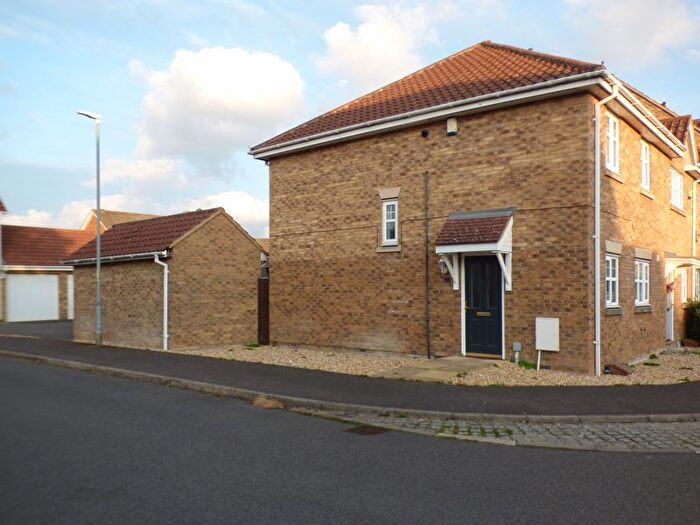 3 Bedroom Terraced House To Rent In Sphinx Place, Dunstable, LU6