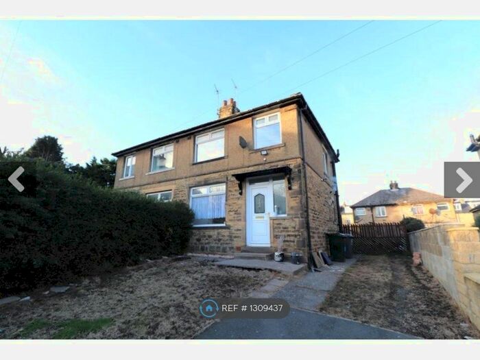 3 Bedroom Semi-Detached House To Rent In Bradford, Bradford BD5