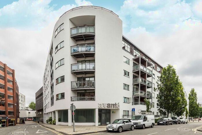 3 Bedroom Flat To Rent In The Bittoms, Kingston Upon Thames, KT1