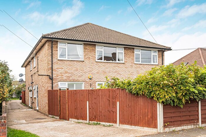 2 Bedroom Maisonette For Sale In Pear Tree Road, Ashford, Surrey, TW15
