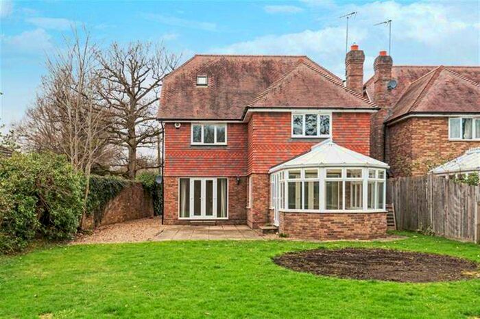 5 Bedroom Detached House For Sale In The Drive, Ifold, RH14