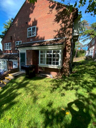2 Bedroom End Of Terrace House To Rent In Somersby Close, Luton, LU1