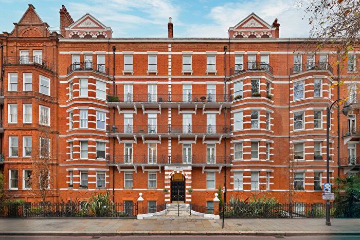 4 Bedroom Flat For Sale In Old Brompton Road, London, SW5