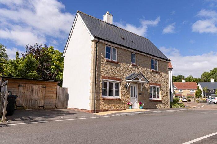 3 Bedroom Detached House For Sale In Wildewood Rise, Longburton, DT9