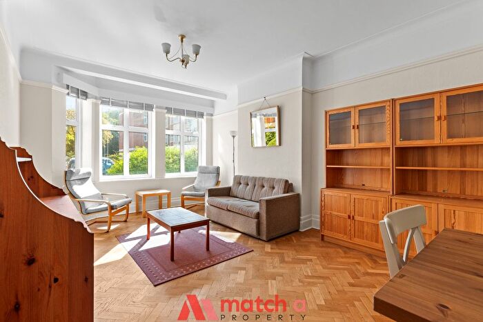 3 Bedroom Flat To Rent In Haven Green Court, Haven Green, London, W5