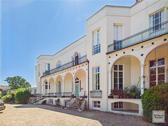 2 Bedroom Flat For Sale In High Street, Hotham Park High Street, PO21