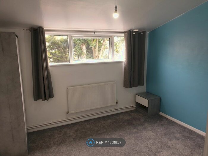 3 Bedroom Terraced House To Rent In Bradbury Close, Southall, UB2