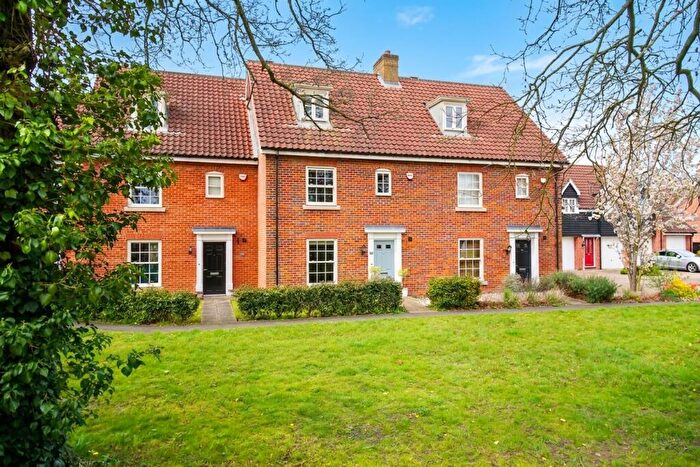 3 Bedroom Town House For Sale In Kevill Davis Drive, Little Plumstead, Norwich, NR13