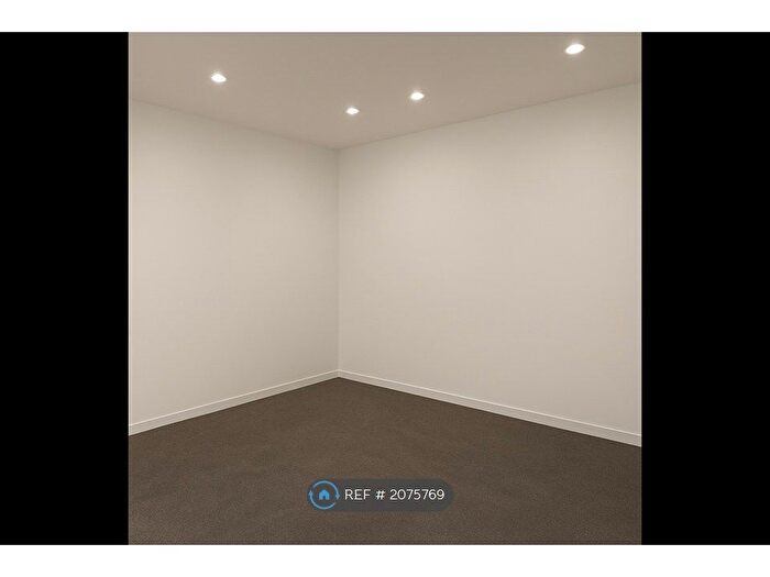 2 Bedroom End Of Terrace House To Rent In Hall Lane, Bradford, BD4