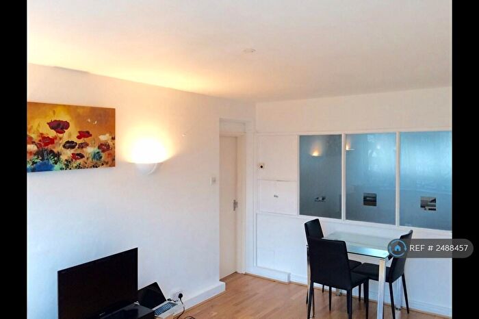2 Bedroom Flat To Rent In Wyclif Court, London, EC1V