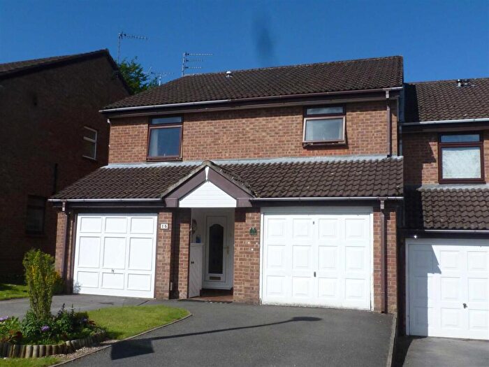 2 Bedroom Flat For Sale In Macclesfield, SK10