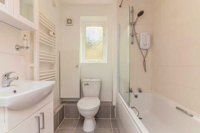 2 Bedroom Apartment To Rent In Southwood Grove, Sheffield, South Yorkshire, S6