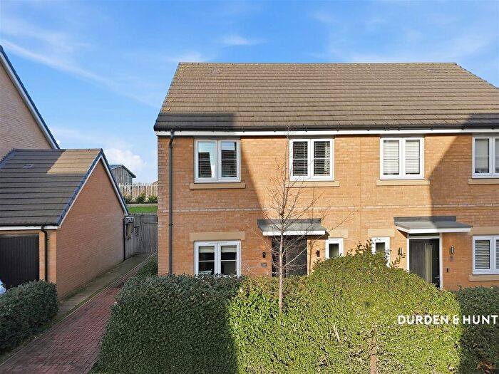 3 Bedroom Semi Detached House For Sale In Finch Road, Stanway, CO3