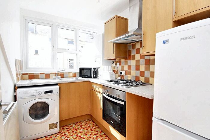 2 Bedroom Flat To Rent In Napier Terrace, Flat, Plymouth, PL4
