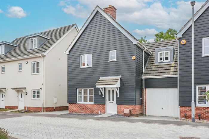 4 Bedroom Semi-Detached House For Sale In Elm Gardens, Mountnessing, Brentwood, CM15