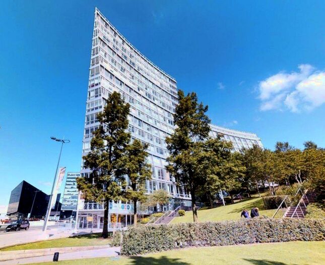 2 Bedroom Apartment To Rent In B Block One Park West, L1