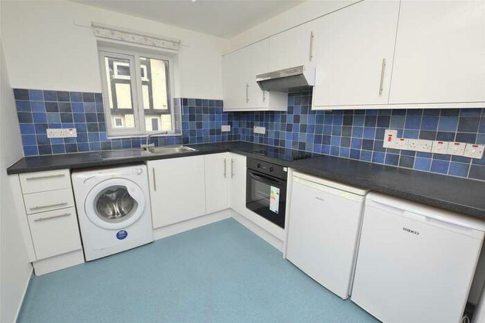 1 Bedroom Flat To Rent In Banstead Road, Purley, Surrey, CR8