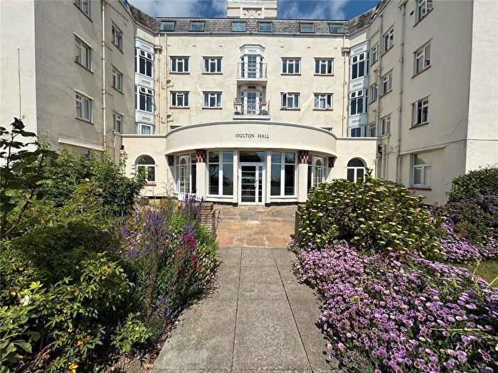 2 Bedroom Apartment For Sale In Marine Parade East, Clacton-on-Sea, Essex, CO15