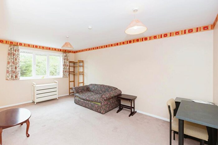 1 Bedroom Flat For Sale In Express Drive, Ilford, IG3