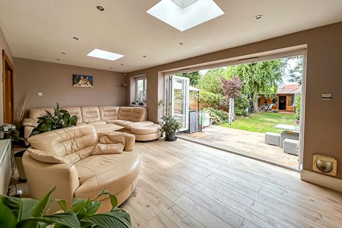 5 Bedroom Semi-Detached House For Sale In Earls Hall Avenue, Southend-On-Sea, SS2