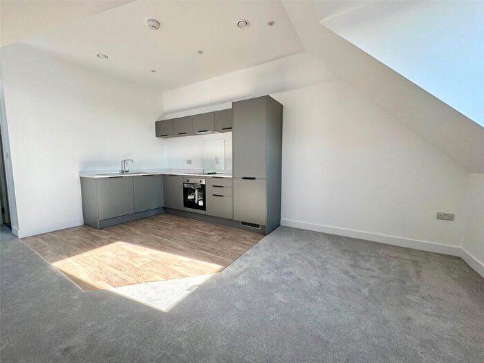 Studio For Sale In Holdenhurst Road, Bournemouth, Dorset, BH8