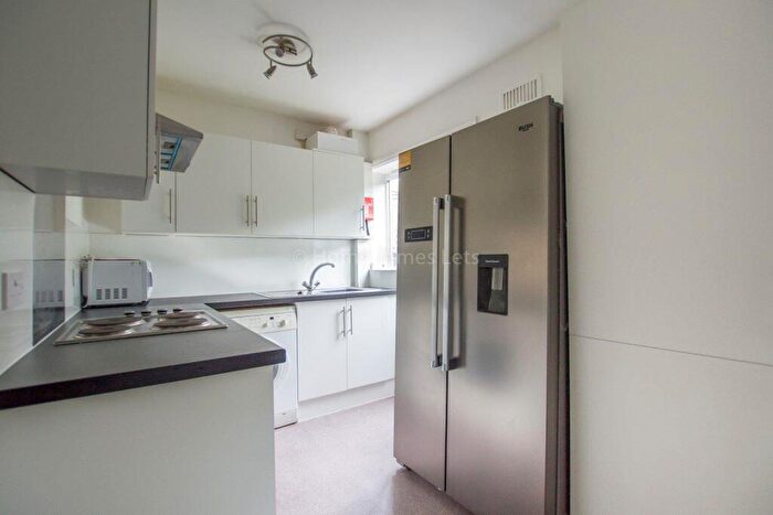 6 Bedroom Semi-Detached House To Rent In Medmerry Hill, Brighton, BN2