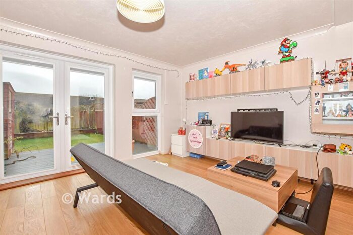 3 Bedroom Terraced House For Sale In Mansfield Walk, Maidstone, Kent, ME16