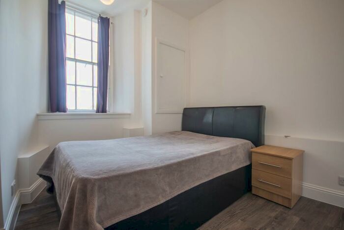 4 Bedroom Flat To Rent In Nicolson Street Edinburgh United Kingdom, EH8