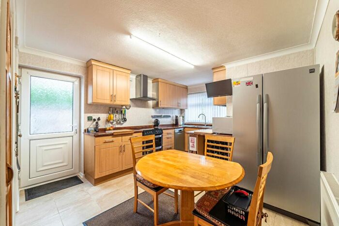 2 Bedroom Semi-Detached Bungalow For Sale In Raewood Avenue, Hawarden, CH5