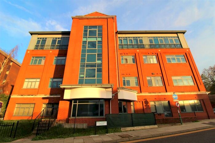 1 Bedroom Apartment To Rent In Normandy House, Wolsey Road, Hemel Hempstead, Hertfordshire, HP2