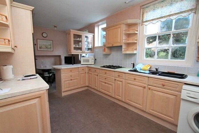 4 Bedroom Detached House For Sale In Furness Road, Eastbourne, BN21