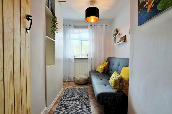 3 Bedroom Terraced House For Sale In Heybrook Road, Manchester, M23