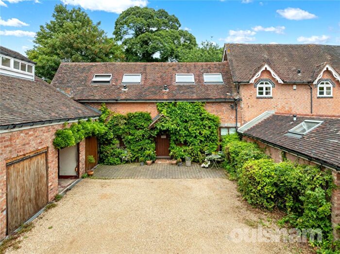 3 Bedroom Garage / Parking For Sale In Yew Tree Farm, Brookhouse Road, Blackwell, Worcestershire, B60