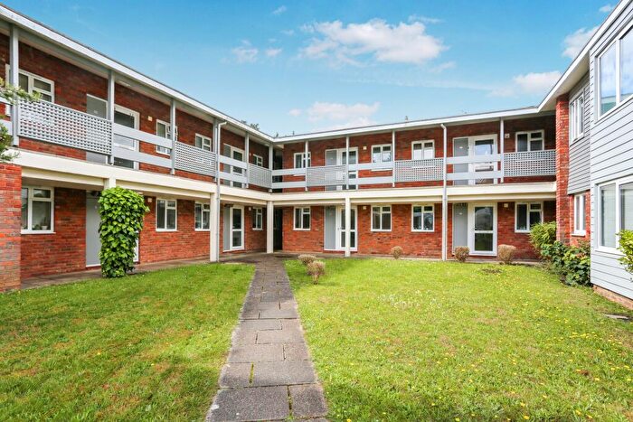 1 Bedroom Flat To Rent In Mathon Ct, Cross Lane, Guildford, GU1