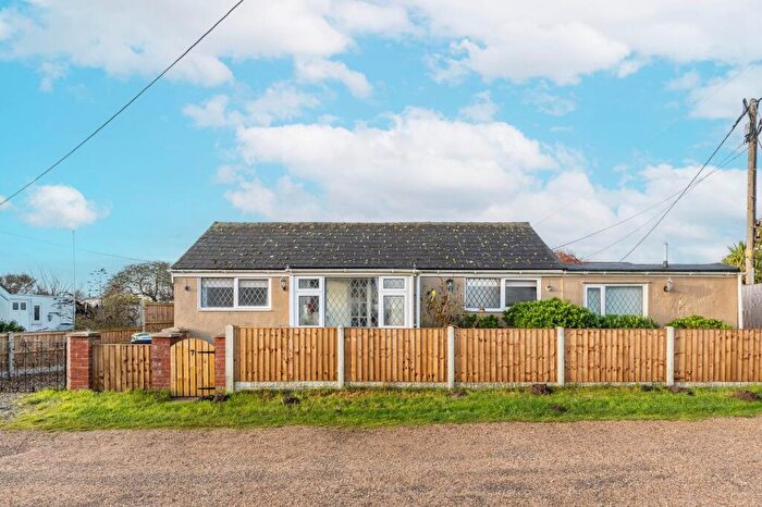 3 Bedroom Bungalow For Sale In Four Acres Estate, Hemsby, NR29
