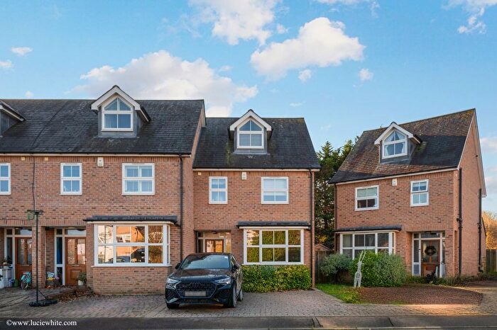 4 Bedroom Property To Rent In Holland Close, Epsom, KT19