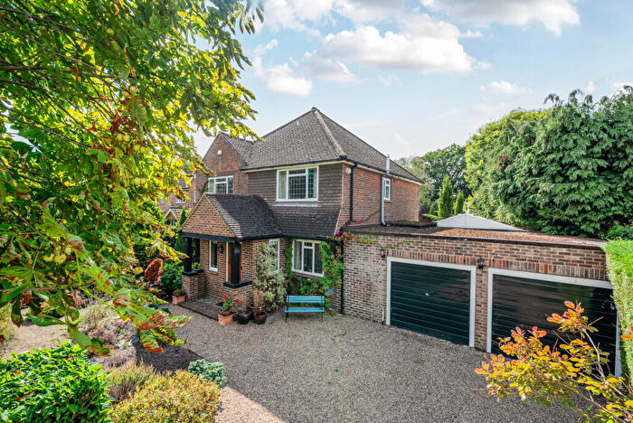 4 Bedroom Detached House For Sale In Heath Road, Woking, GU21