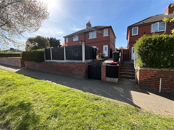 2 Bedroom Semi-detached House For Sale In Aughton Road, Sheffield, S26
