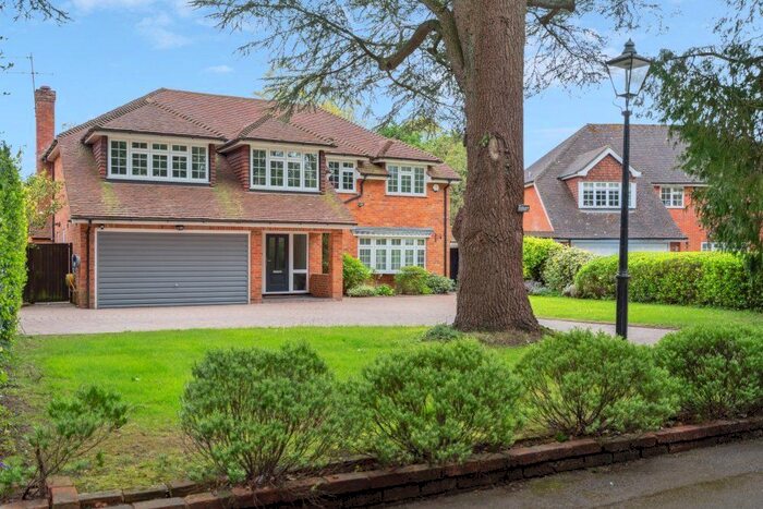 5 Bedroom Country House To Rent In Gorelands Lane, Chalfont St. Giles, HP8
