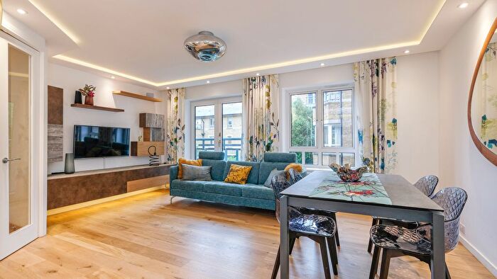2 Bedroom Flat For Sale In Admiral Walk, London, W9