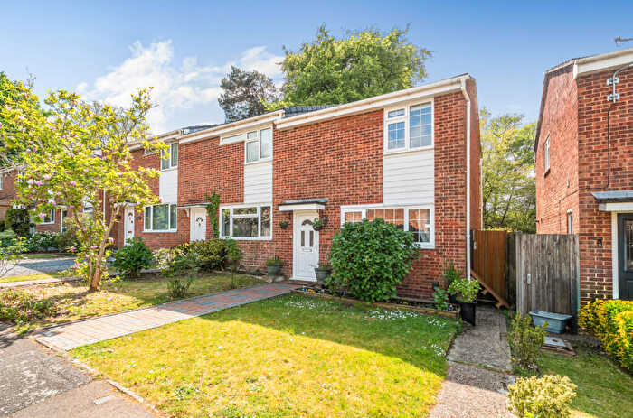 2 Bedroom End Of Terrace House For Sale In Prunus Close, Lordswood, Southampton, Hampshire, SO16