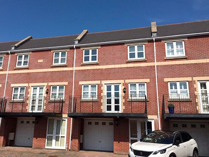 3 Bedroom Town House For Sale In Kings Road East, Swanage, Dorset, BH19
