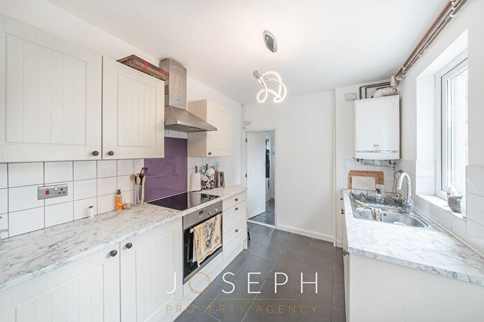2 Bedroom End Of Terrace House To Rent In Seymour Road, Ipswich, IP2